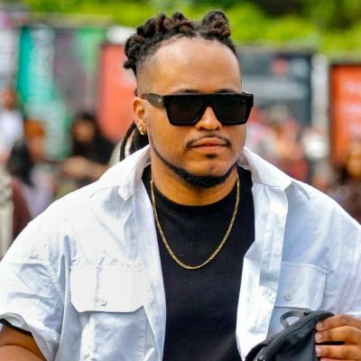 🎙️ Jornalista | Pesquisador musical
🌴 Carioca e Botafoguense
🎵 Difundindo a música boa no Brasil
🗞️ @macetemusic @vivendodeshows
📸 Insta: juannobre