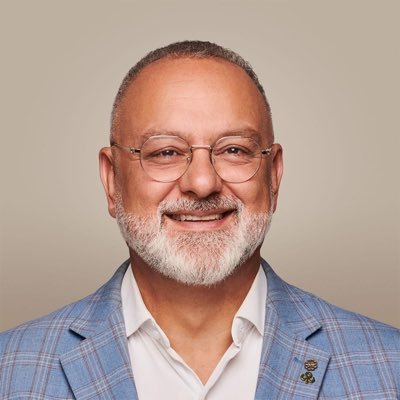 Chef de l'Opposition officielle à l'Hôtel de ville de Montréal et conseiller de la Ville dans @ArrSaintLaurent pour @EnsembleMtl. @MTL_Ville #polmtl