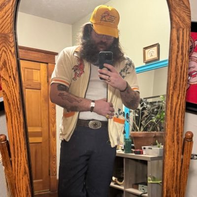 Parker. One of Mattathias’ buddies. Mortician and crematory operator. Bi. BLM. 🇵🇸 He/him