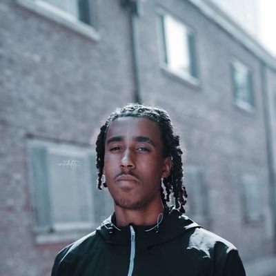 Mubzy don't take shii personal 😂 active in deals🧘🏽♂️ | @Manutd | Property talk or nothing | Islam🕋 | backup:@Mubaaraq02