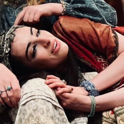 barbazurethinkr's profile picture. cozy space for barb azure fans. 🤎