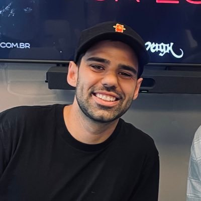 Jornalista, editor, fotógrafo e criador de conteúdo | Criei o @raptvbr, colaboração no @rapmais, @arqtricolor e @boppismo, escrevo no @tmdqa.