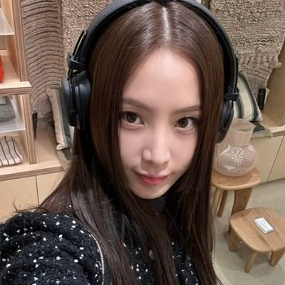 há palavras que seria bom que alguém me dissesse: você não precisa se preocupar, você está indo muito bem
— ATEEZ.