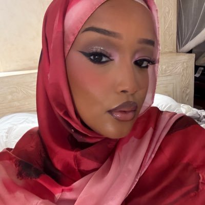 yes I overshare and act like this is my diary and what about it? 💋#chelsea