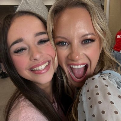 danis divas 4life ❤︎ • swiftie est 2014• @therookie @dsavre