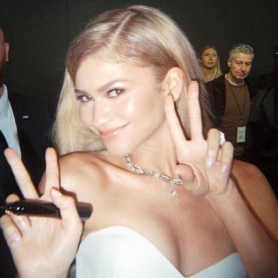 mundinho zendaya br, filha da Taylor Swift, namorada do jao e futura estilista da Malu Borges.