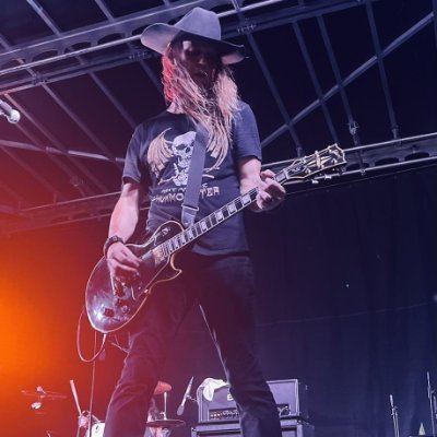 Nashville guitarist, music producer, singer / songwriter, now based in central Ohio. I make a living with lyrics and loud noises. Rock n' roll lifer!