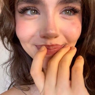 lyrasabott's profile picture. #1 daisy and lily calloway defender