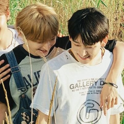 the silliest of billy who is always goofin and gaffin || majoring in jeongsungism 🦊🐿️ || dni: proshippers