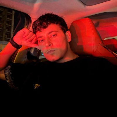 Atesparcasi33's profile picture. 
