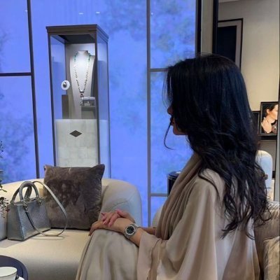 👜 Fashion Designer Celebrating individuality through design | Innovating with a sustainable heart ❤️ Join me on the journey of style. ✨