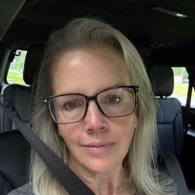 Wife || Proud Mom to 3 ❤️ adults || USAF/Vet || 🇺🇸Army mil-spouse 27+ || Gen-Xer #kindnessmatters 🚫DM’s