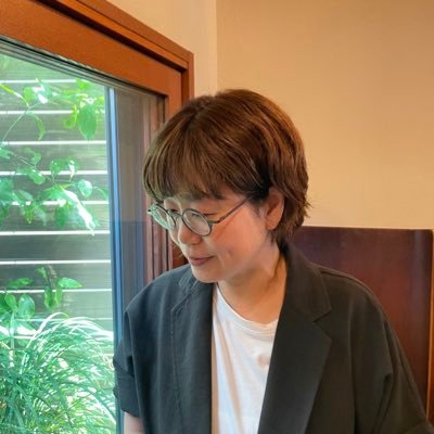 t_emiPh's profile picture. 更年期・女性ホルモンの不調でお悩みの方へ／薬剤師が伝える“心と体をととのえるヒント”を発信中／薬剤師・更年期ケアプランナー／産婦人科門前薬局に勤務／和歌山市在住・2児の母／息子の不登校をきっかけに女性ホルモンの学びを再開／講座・ご相談のご依頼はDMへ📩