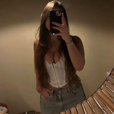 melinalopesm's profile picture. inconsequente consciente