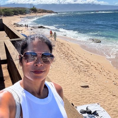 Fitness, eating well & taking responsibility for my own health. Married mom of 3. Coffee. Enjoy being warm & one day I will live in the tropics again!