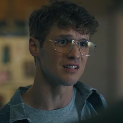 bunnyeee29's profile picture. Adrian from Peacemaker 💙