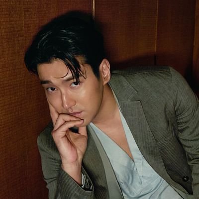 (parody/roleplayer) NOT THE REAL SUPER JUNIOR SIWON CHOI. ▫️ locked by MGaemGyu 📼: https://t.co/cNgpeTaOkA | @HistoryofWonKyu
