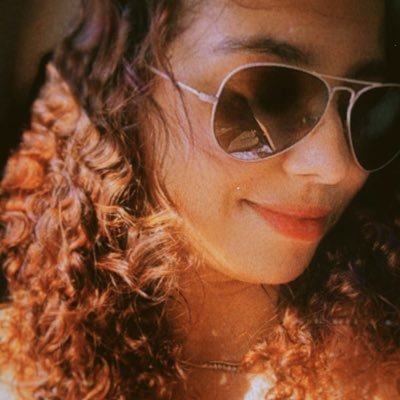 bem-vinda a vida adulta, espero que goste de café e ibuprofeno