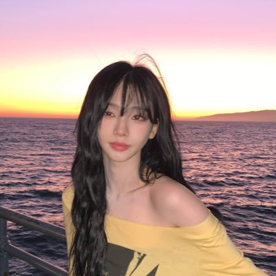 me and heejin having the best girlfriends ever!!! she has hyunjin and i have lav ♡ 12 ∞
| bluesky: jheejin
