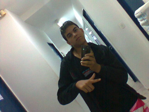 16 anos, sagitariano, cursando o ensino médio, procurando alcançar seus objetivos...