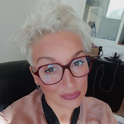 simonaferrari77's profile picture. 