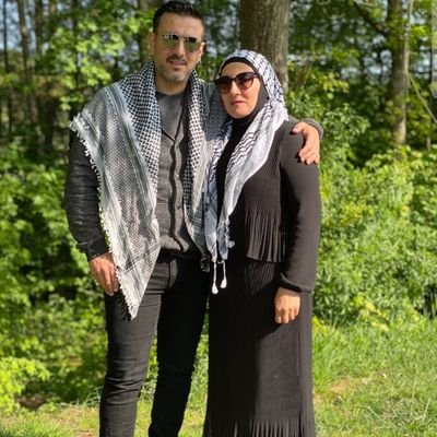 .
الحياة لا تُفهم وإنما تُعاش كما هي لحظة بلحظة فلا تفكر في الماضي او المستقبل وتمضي حياتك بالأسئلة،فقط استمتع بالحياة. 👍❤