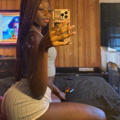 23💋