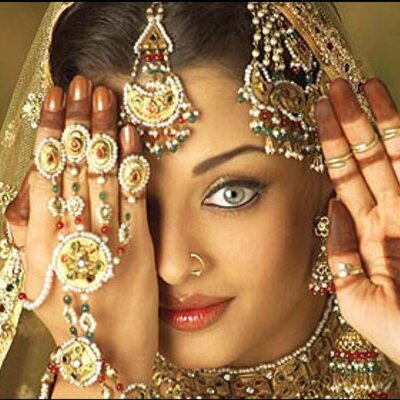 https://pbs.twimg.com/profile_images/1968927333/Aishwarya_Rai_one_eye_400x400.jpg