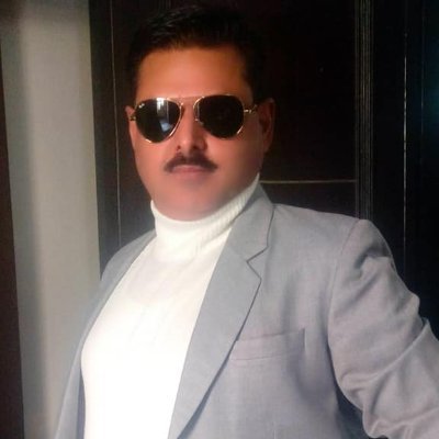 हम स्वयं हैं। न हम किसी और के जैसे हैं। और न ही किसी और के जैसा हम्हे बनना हैं।