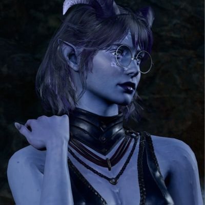 • 🖤🩶💙🤍(demian/demiaroace)
• 24, ND
• nonbinary goth witch aficionado
• lover of RPGs
• writer and artist
• techie