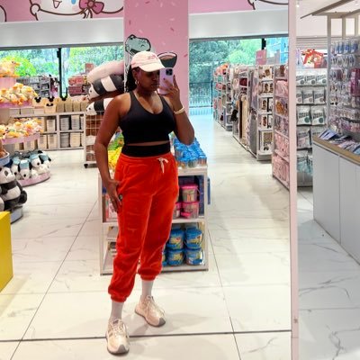 Lakers 💜💛 | Beyhive 🐝👑 | Feminist | Gym girl 🏋🏾♀️ | Oontz baddie 🎶