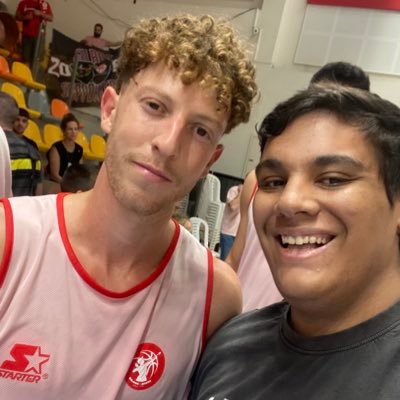 barakeyy's profile picture. פה כדי לפזר אהבה❤️ (ומדי פעם עובדות) 🏆מחזיק גביע היורוקאפ לשנת 2024/25 🇨🇴מעריץ של בראיין אנגולה