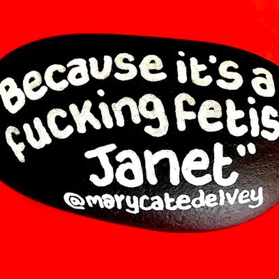 Me resbala que me llames Terfa. Mujer, Radfem, Abolicionista, Vegetariana, Animalista. Paco, no vengas a explicarme el feminismo que me tenéis hasta el coño.