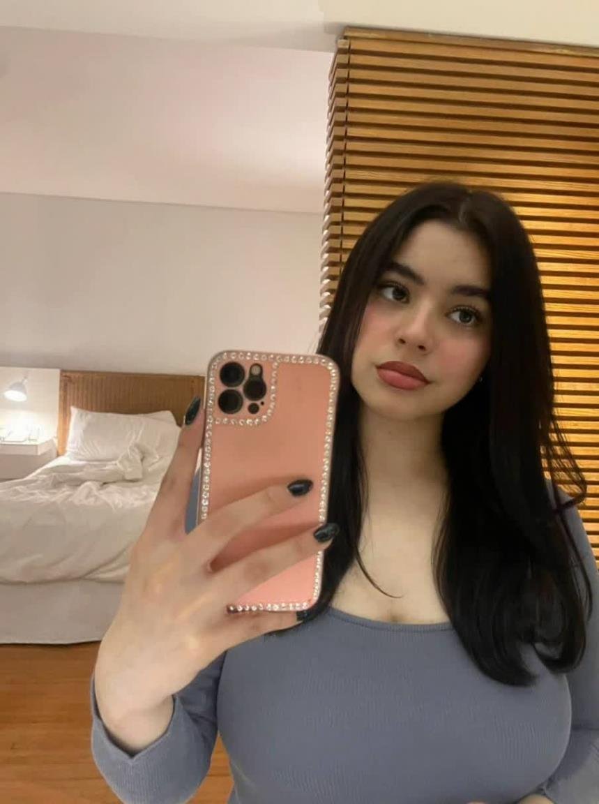 mollytekj's profile picture. 21 🙈 only active here ✌️