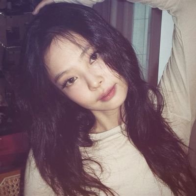 yishamae_19's profile picture. reading📖 |Jennie fan|caratgene💙✨