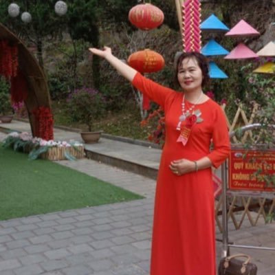 duongluyen1702's profile picture. 