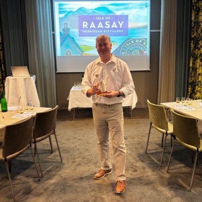 Co-founder & Master Distiller @Raasaywhisky & @tweeddalewhisky contemporary #distilling & a blending #heritage dating back to 1820 #whisky #provenance