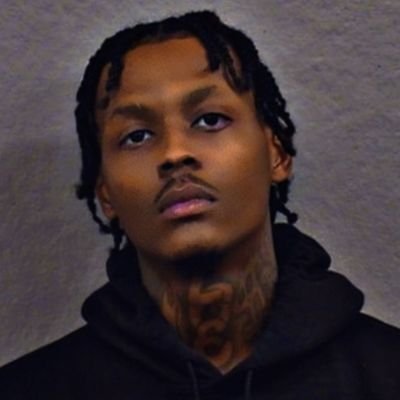 El_guapo0o's profile picture. “Humanity doesn’t need gods to guide them — only the will to understand one another.