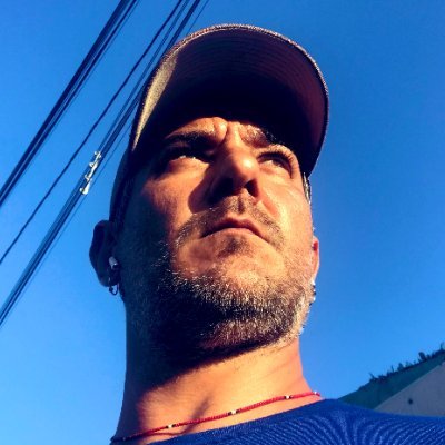 Professor de Informática, Aquarista, Jardineiro, Antifascista, Ateu e Vacinado.
Signo: Dinossauro 🦖