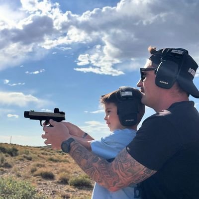 it's me Tyler Thomas but this my backup account Yes, I'm aware of fake accounts. Don't message me about them 🇺🇸