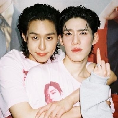 YIYI121555's profile picture. 