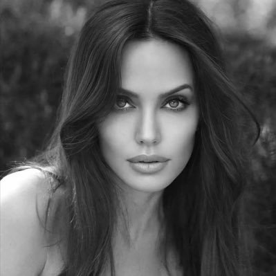 PrivateJolie64's profile picture. Mom, filmmaker, refugee advocate, humanitarian, @atelierjolieofficial