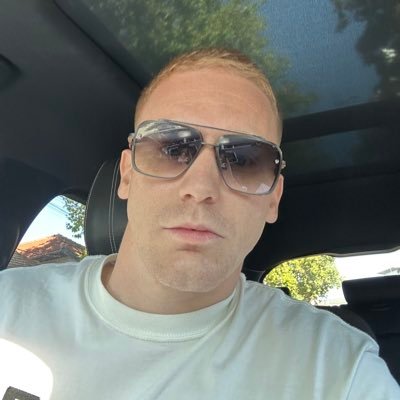 ufodimi's profile picture. I made $1.5M in the last 12 months using different methods 💰
Currently on a journey to make the most popular productivity app. 👑