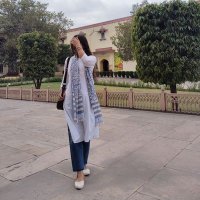 Kavya (@itzkapoor_k) 's Twitter Profile