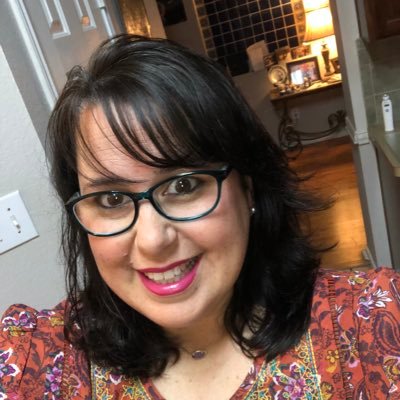 I love space 🚀!! ESL teacher K-4 in Texas. Mom to Ryan and Sarah. Duranie. History lover. Dog rescuer. Married to @Leon_Helmink 🇳🇱💙