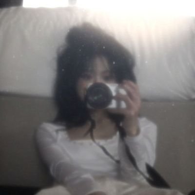 writer_hyuna's profile picture. 너를 처음 만났던 계절의 첫눈이 오는구나