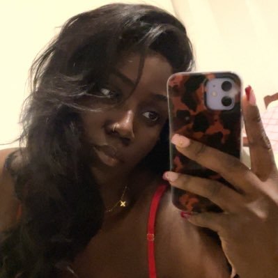 Maid servant of Allah. FEMINIST. YORUBADDIE✨ @wizkidayo's Shawty! Golddigger💰Lagos babe 😌