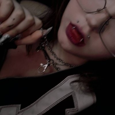 Vany_XoX
♡ she/her
• 20
♡ val, ow, dbd
• purple and black setup!
♡ emo girlll
• stream btw :3 (ttv/vany_x0x (Fri, Sat, Sun)
˚₊· ͟͟͞͞➳❥