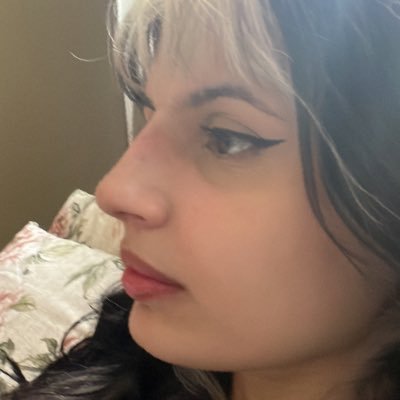 Poisonivyfox's profile picture. 25y 🐍 me julgar pelo que ouviu diz mais sobre você do que sobre mim https://t.co/8272BFqnrG