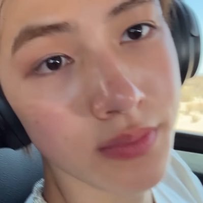 xiaoshotline's profile picture. 